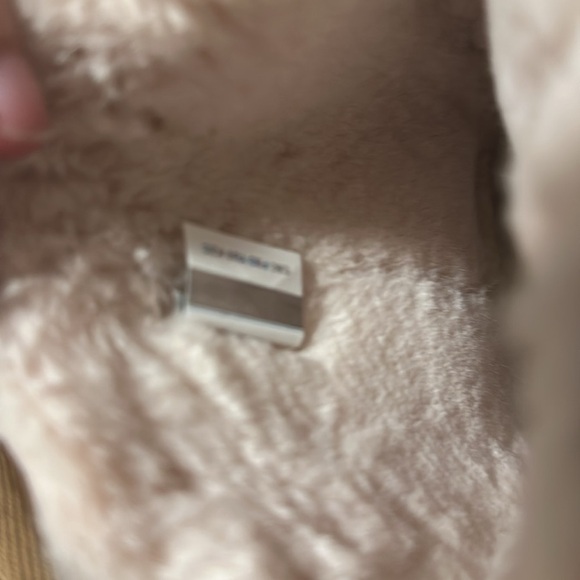 UGG Classic Short New Heights - Picture 8 of 9